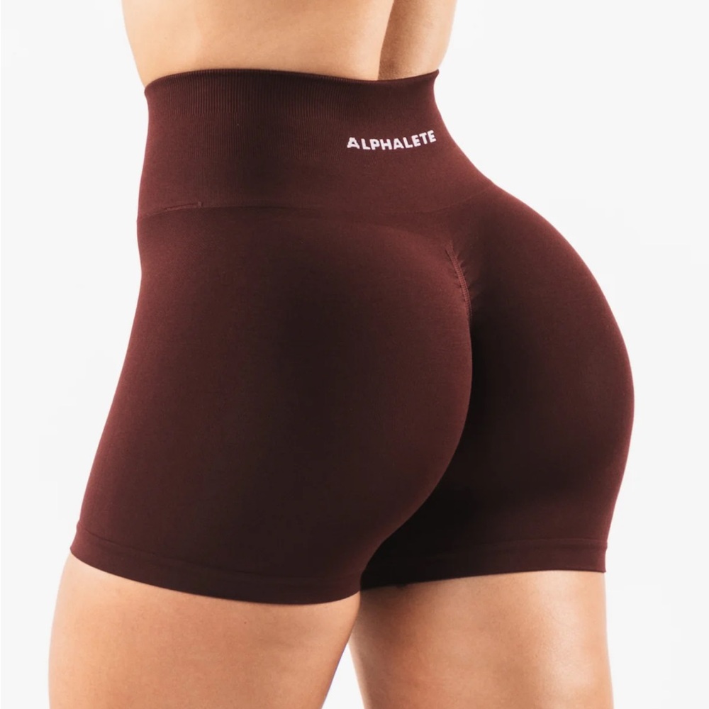 Alphalete Amplify Short 4.5” Sangria
